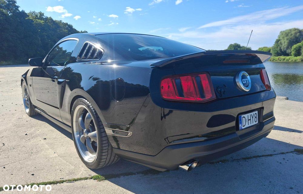 Ford Mustang - 4