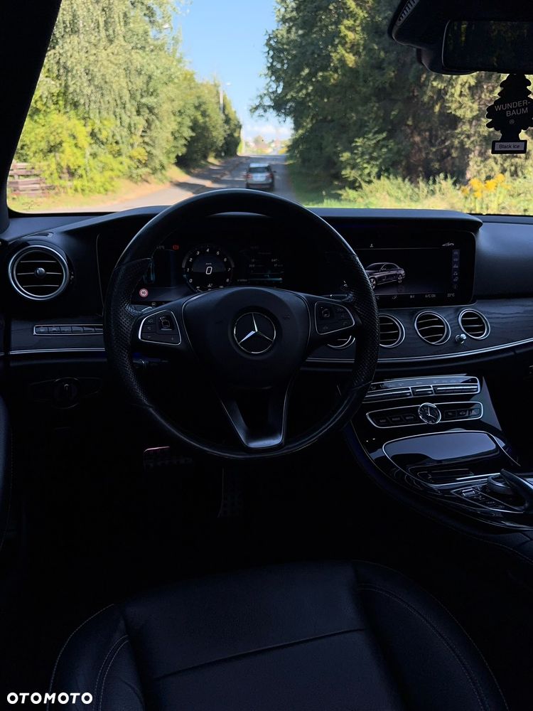 Mercedes-Benz Klasa E - 34