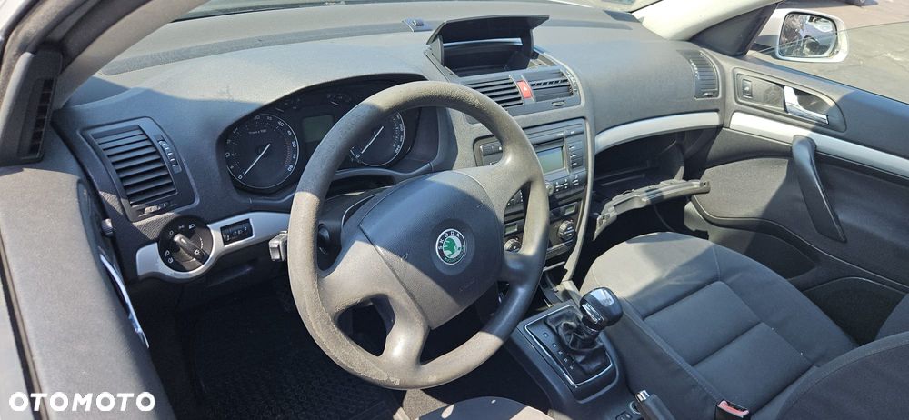 SKODA OCTAVIA II  04-08 1.9 TDI BKC - RADIO RADIOODTWARZACZ - 19