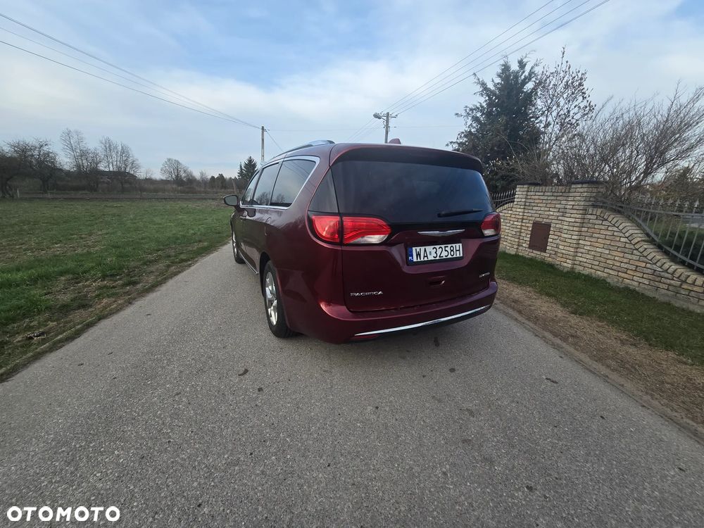 Chrysler Pacifica - 14