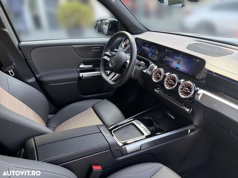 Mercedes-Benz EQB - 12