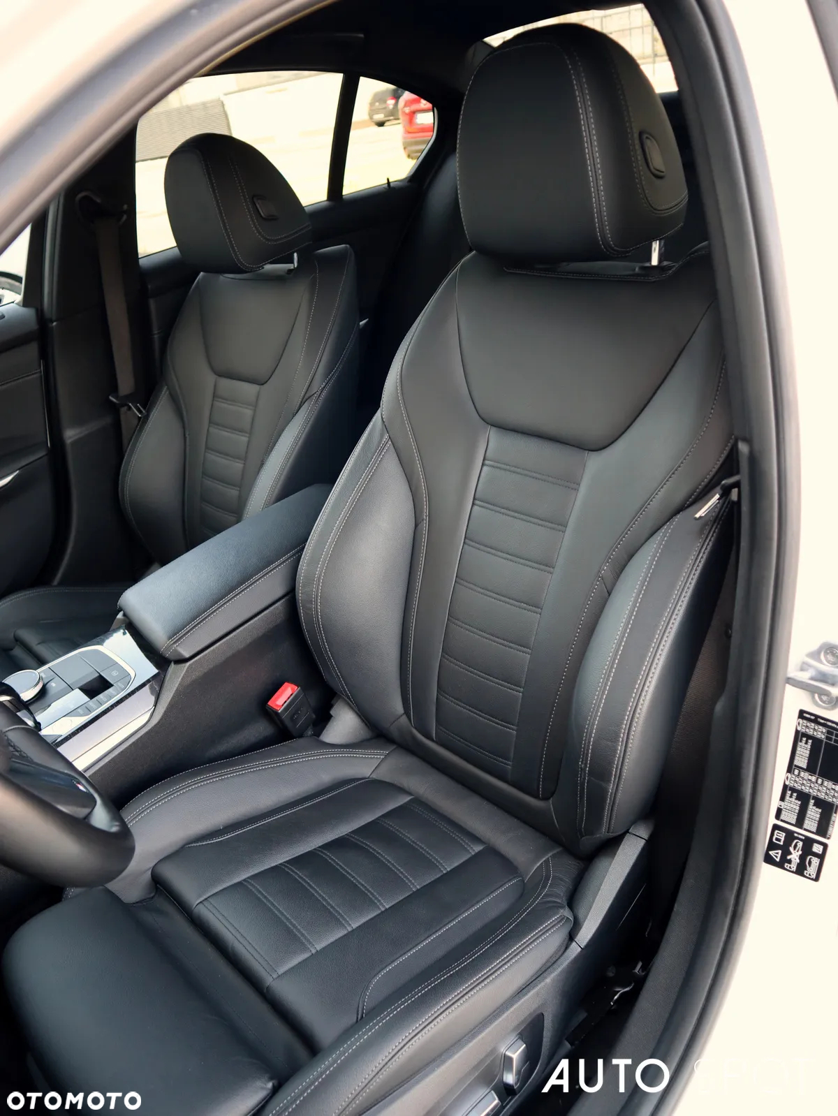 BMW Seria 3 320d xDrive M Sport - 13