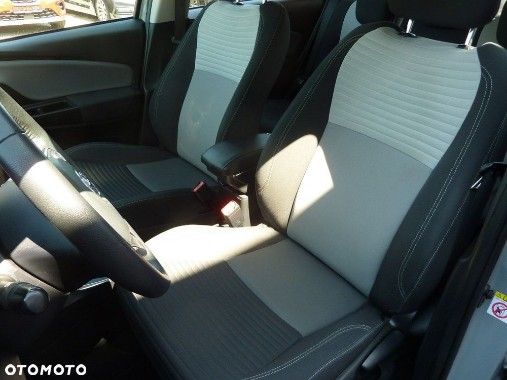 Toyota Yaris - 11