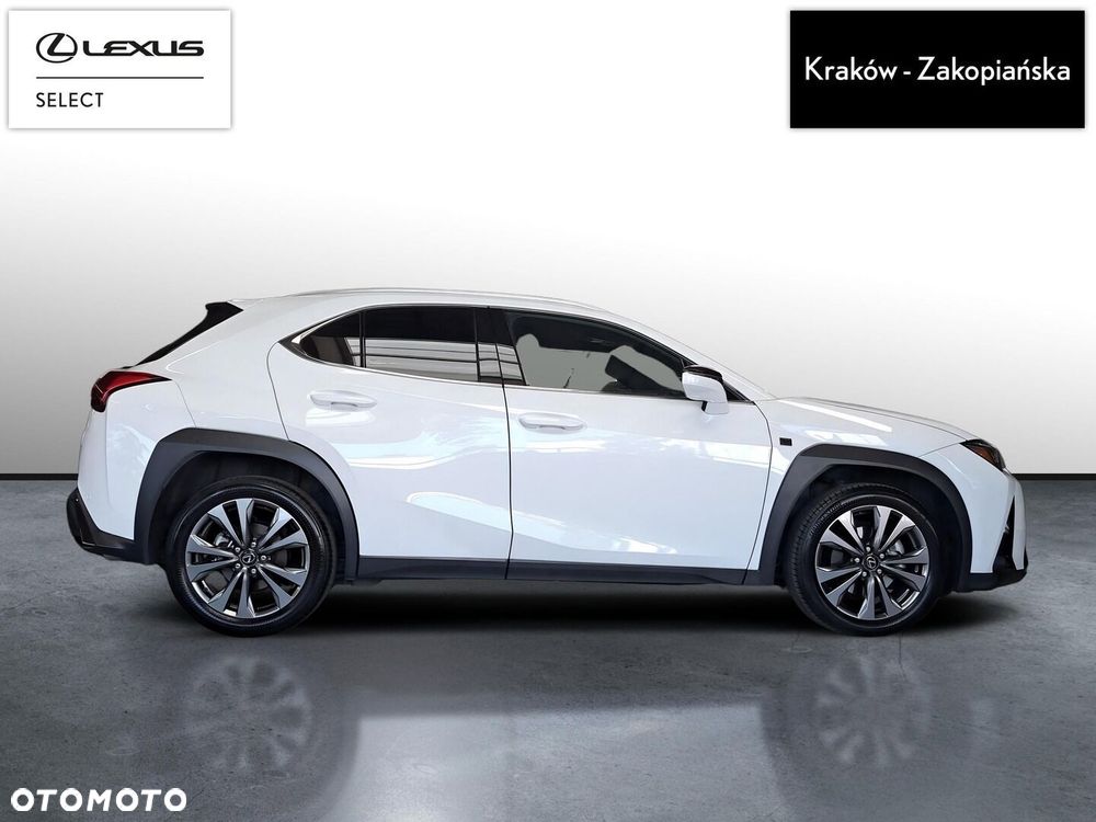 Lexus UX 300h F Sport Design - 8
