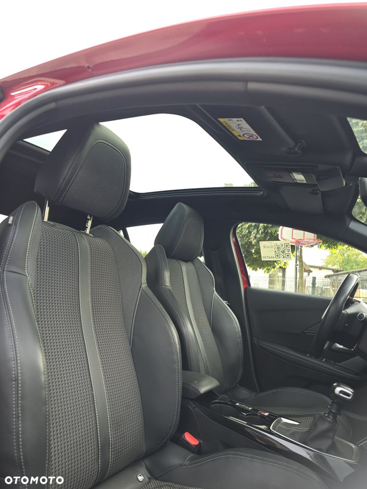 Peugeot 208 PureTech 100 GT - 15