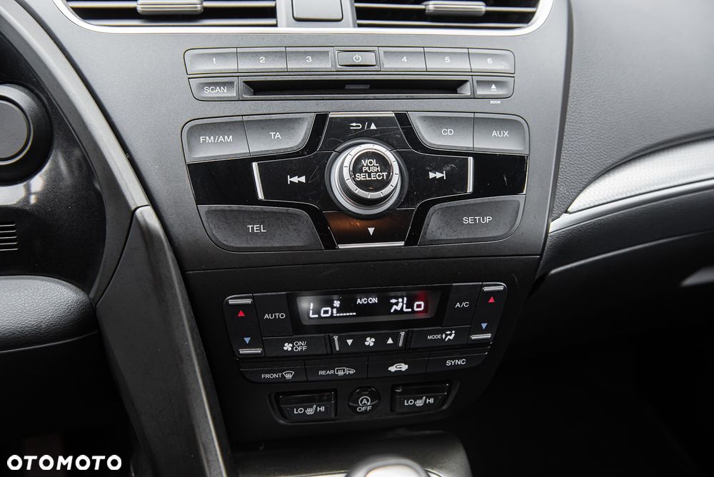 Honda Civic 1.8 i-VTEC Executive Black Edition - 23