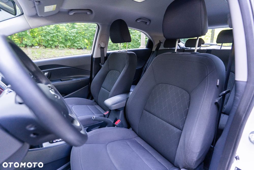 Kia Rio 1.4 L - 13