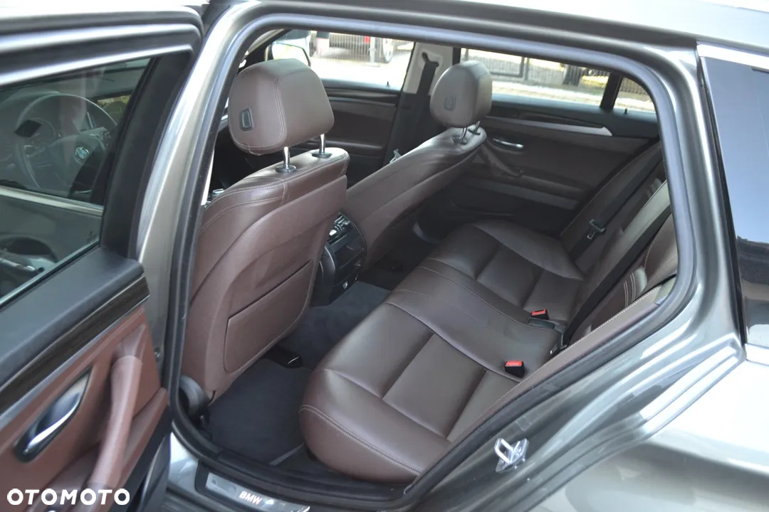 BMW Seria 5 530d xDrive Luxury Line - 14