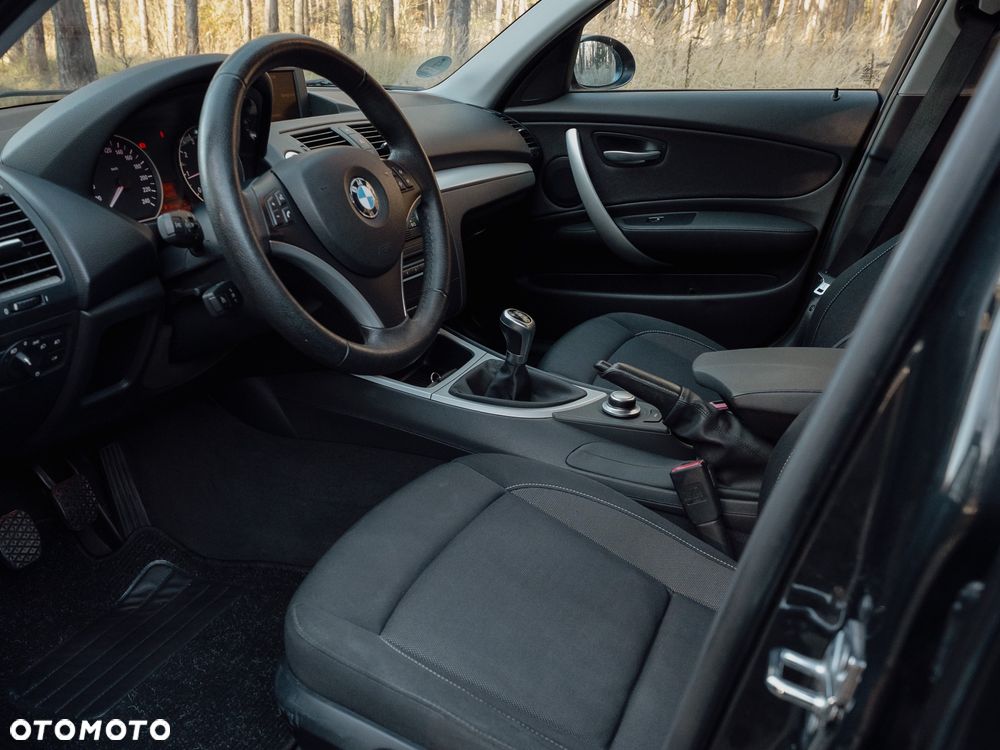 BMW Seria 1 116i - 23
