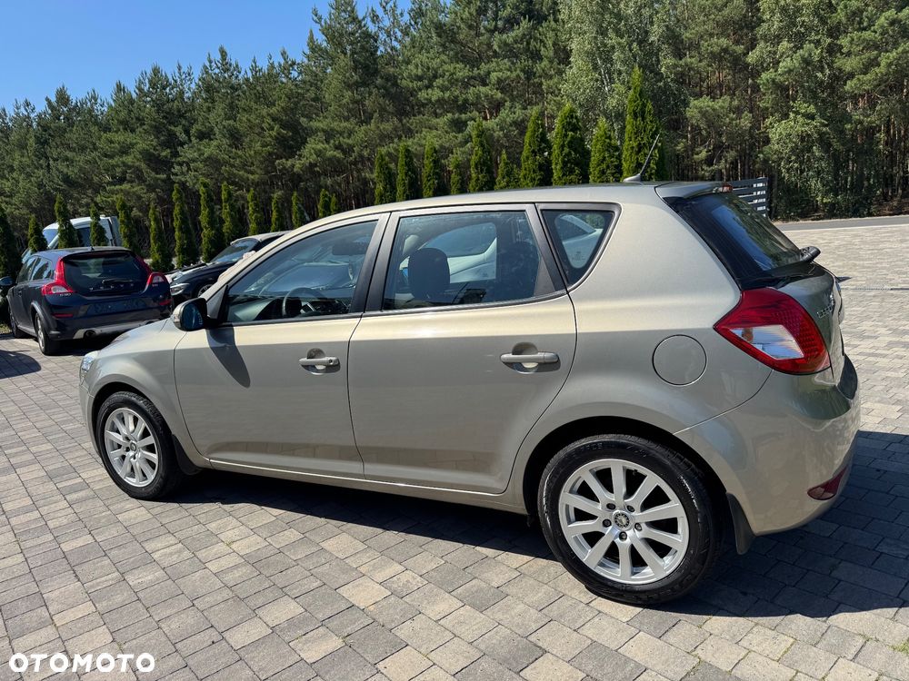 Kia Ceed 1.6 Crdi Comfort + - 4