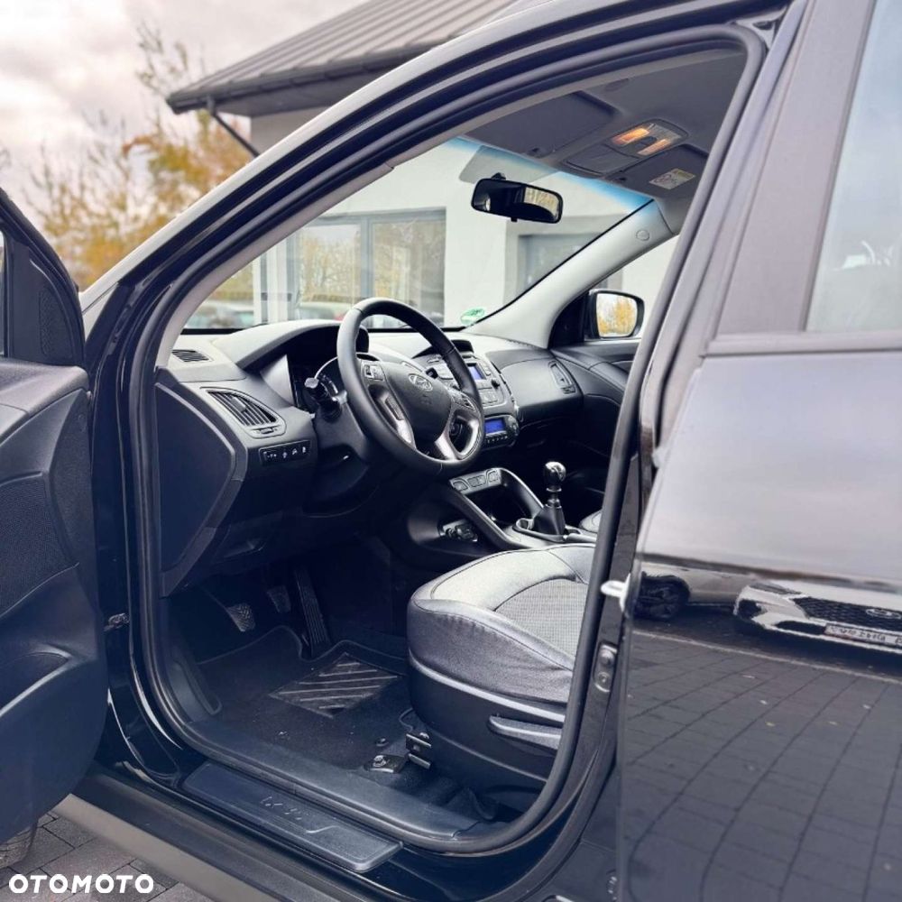 Hyundai ix35 blue 1.6 2WD Finale Gold - 18