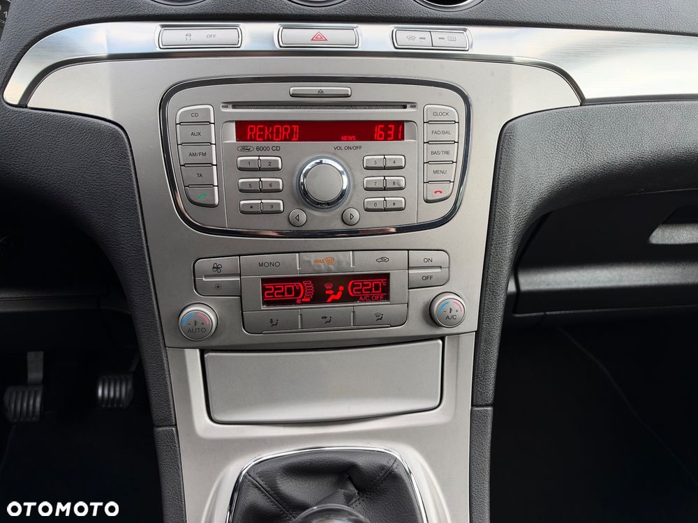 Ford S-Max 2.0 Titanium - 26