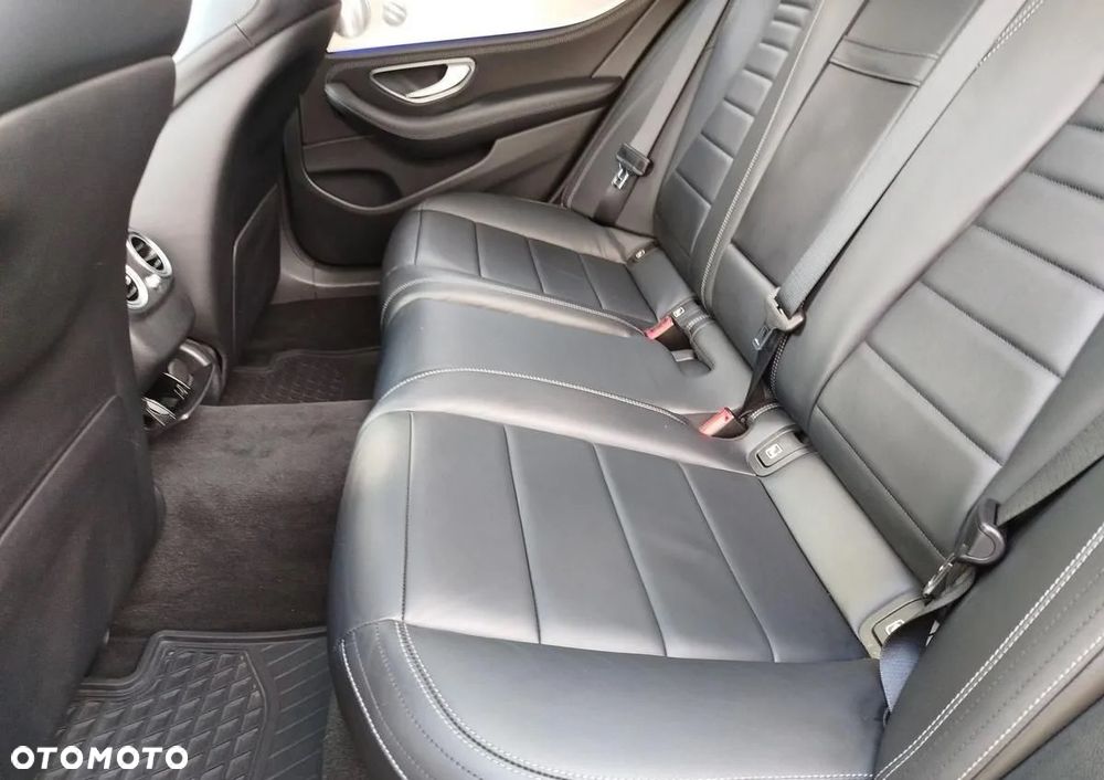 Mercedes-Benz Klasa E 300 9G-TRONIC AMG Line - 16