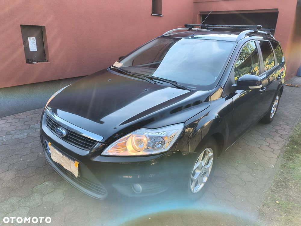 Ford Focus 2010 photo 3