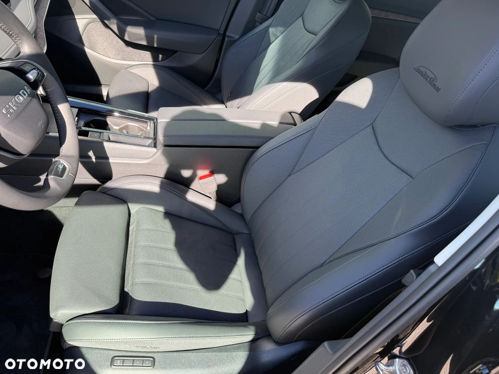 Skoda Superb 2.0 TDI SCR 4x4 L&K DSG - 8