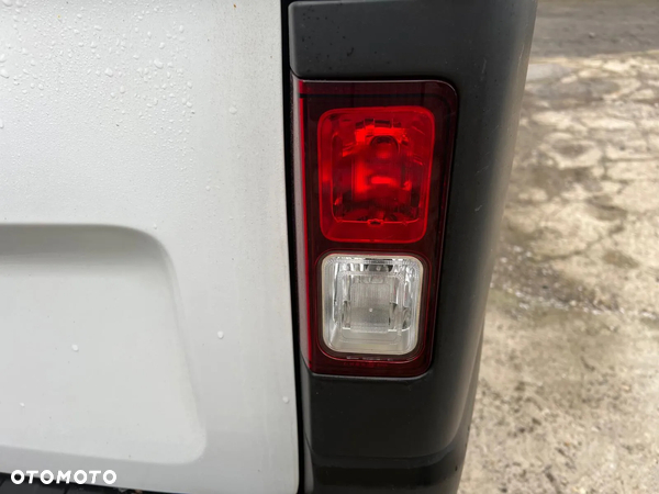 Lampa Przeciwmgielna Tylna Prawa Tył Cofania Renault Trafic III Vivaro B Talento 2014-2021