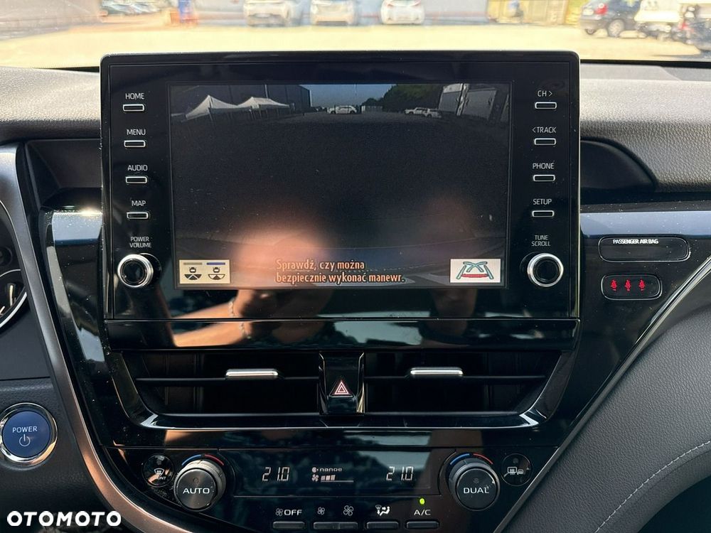 Toyota Camry 2.5 Hybrid Executive CVT - 27