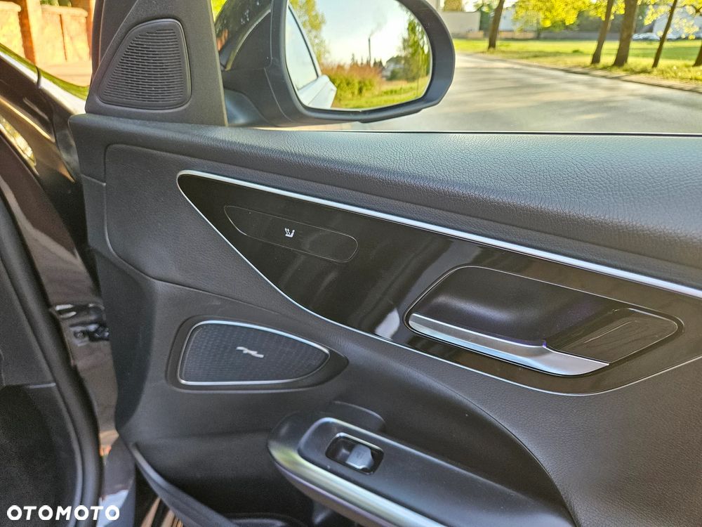Mercedes-Benz Klasa C 220 d mHEV - 16