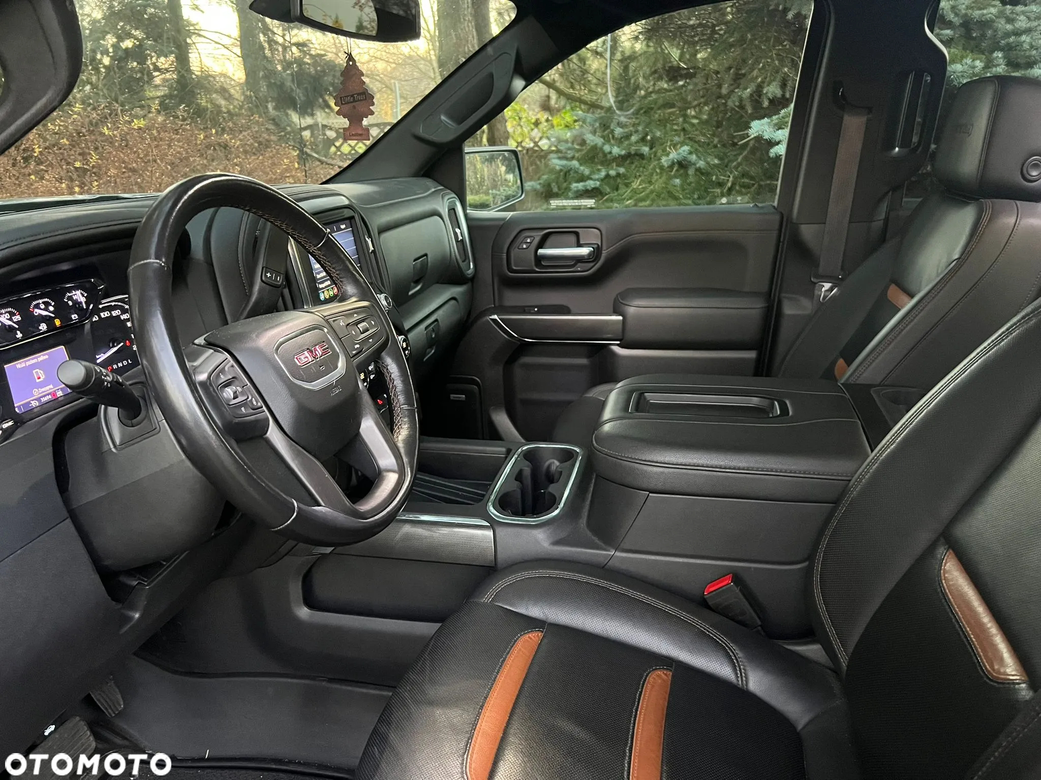 GMC Sierra - 29