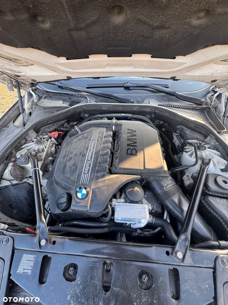 BMW Seria 5 535i xDrive Sport-Aut Luxury Line - 12