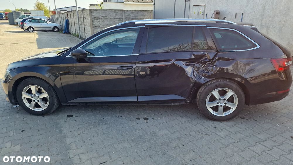 Skoda Superb 1.6 TDI GreenLine - 6
