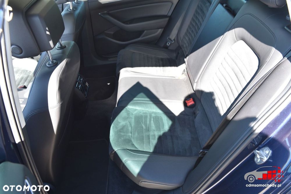 Volkswagen Passat - 16