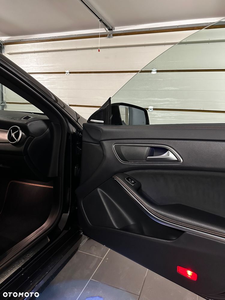 Mercedes-Benz CLA 250 7G-DCT AMG Line - 18