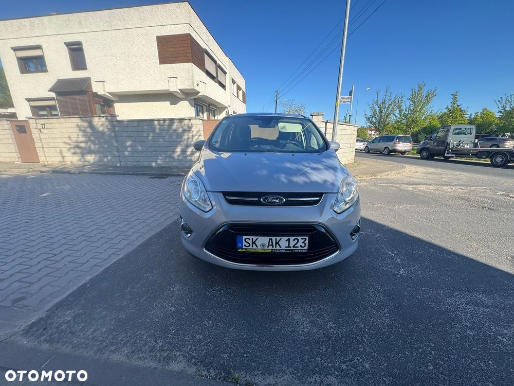Ford Grand C-MAX - 23