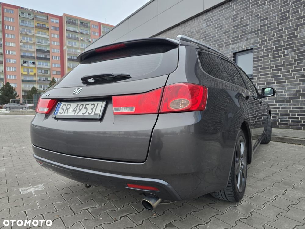 Honda Accord 2.0 Executive - 11