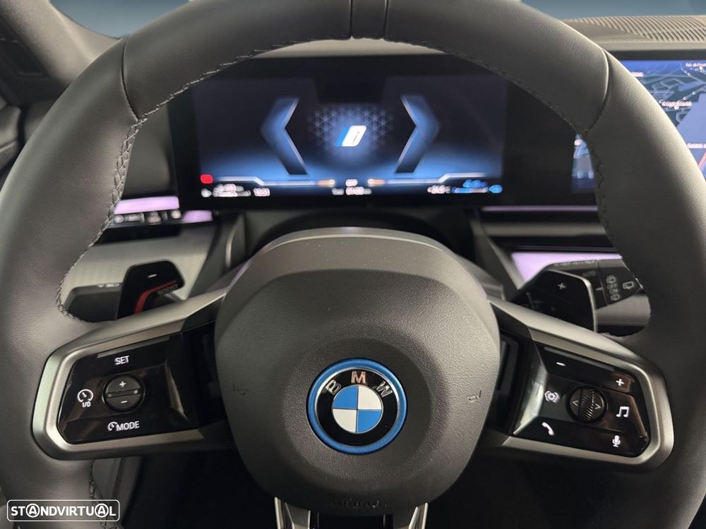 BMW 530 e Pack Desportivo M - 11