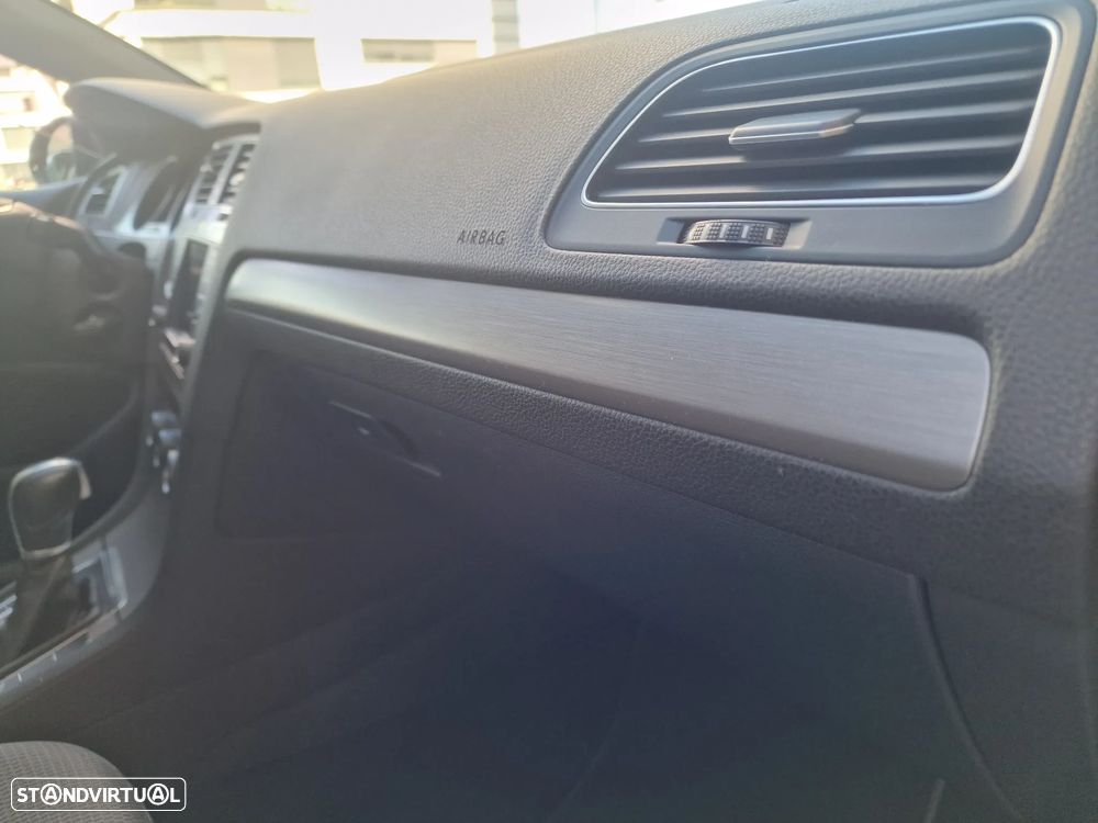 VW Golf 1.6 TDI BlueMotion DSG Lounge - 34