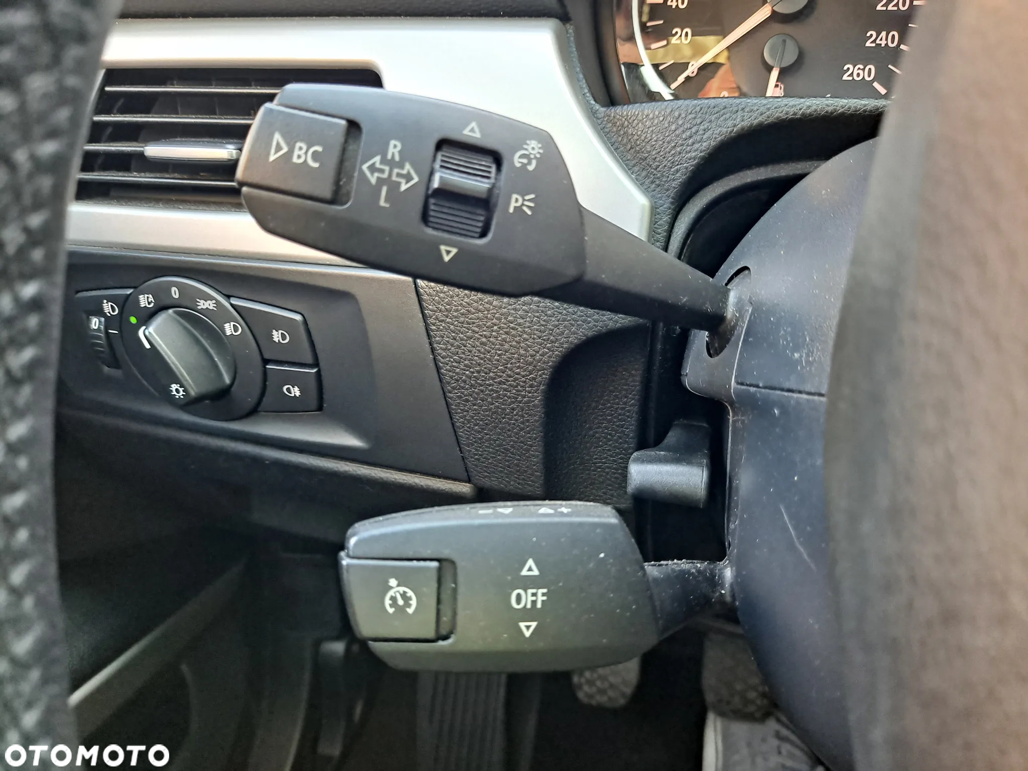 BMW Seria 3 320i - 24