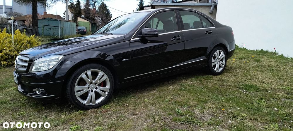 Mercedes-Benz Klasa C 180 CGI BlueEff Avantgarde - 13