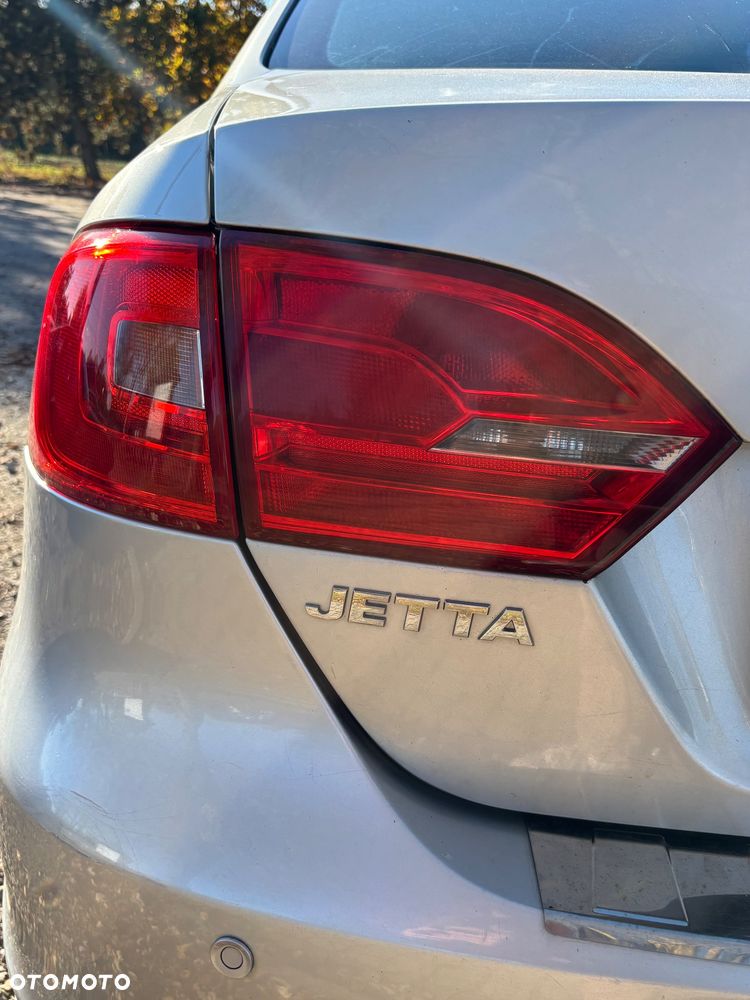 Volkswagen Jetta - 38