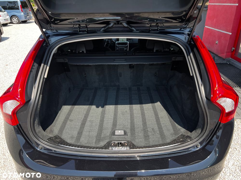 Volvo V60 D4 - 25