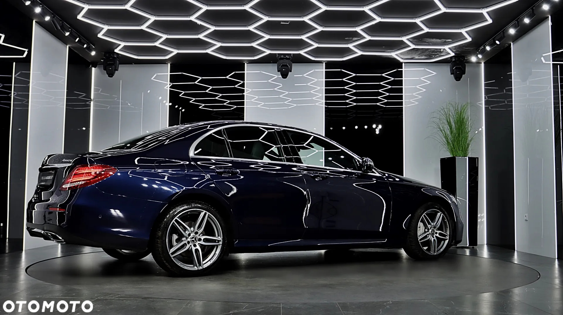 Mercedes-Benz Klasa E 220 d 4-Matic 9G-TRONIC - 9