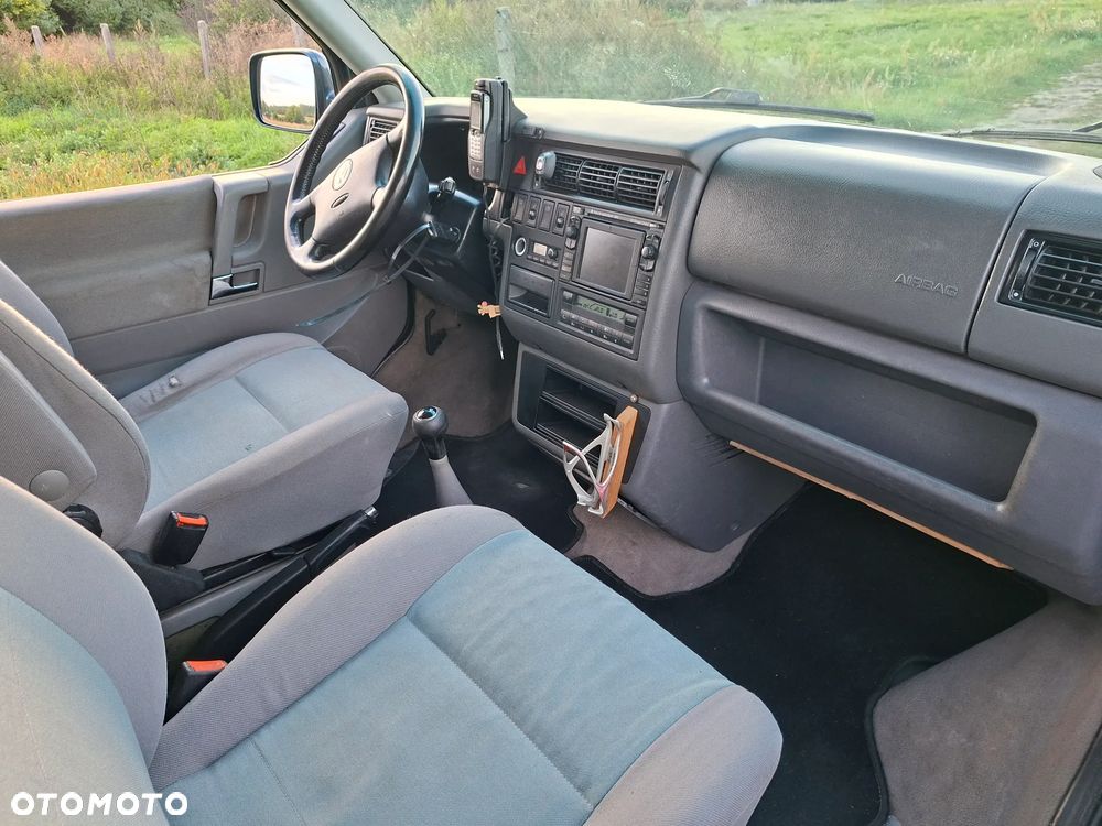 Volkswagen Multivan - 8