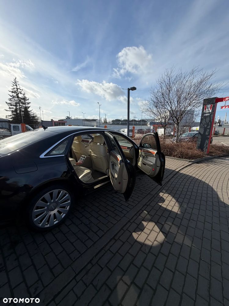 Audi A8 4.2 Quattro - 2