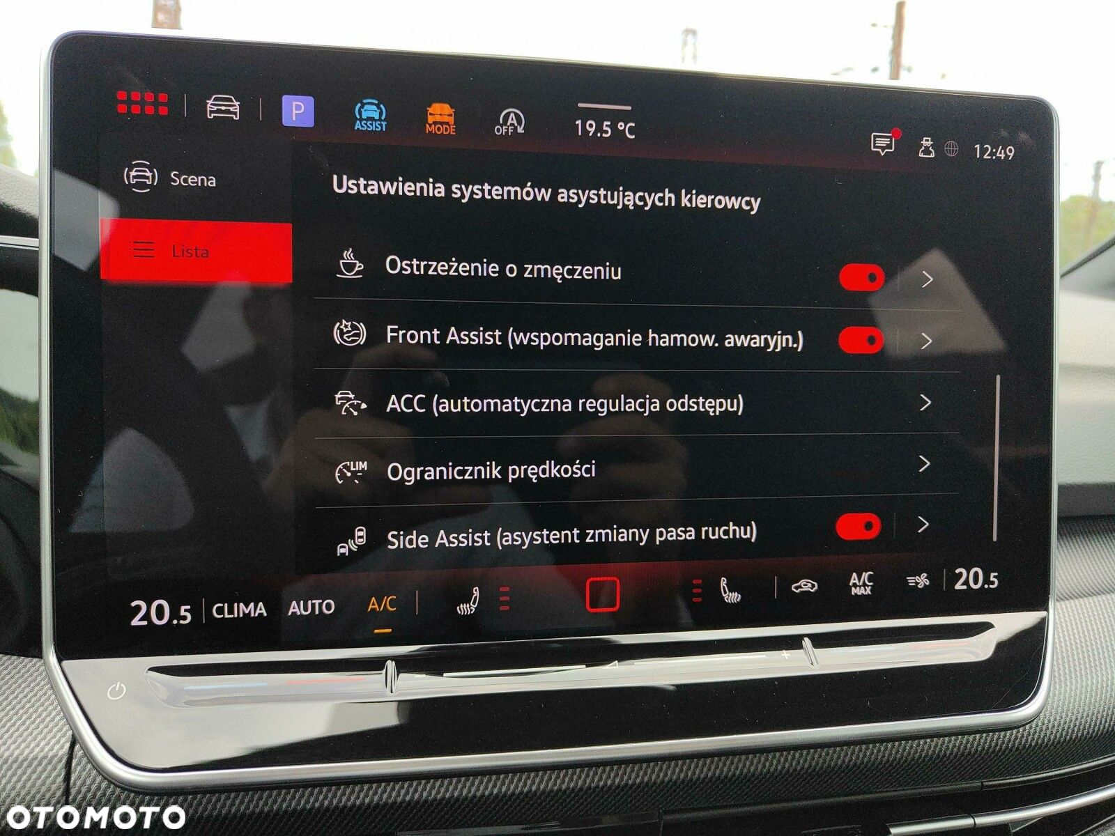 Volkswagen Golf VIII 1.5 eTSI mHEV R-Line Plus DSG - 33