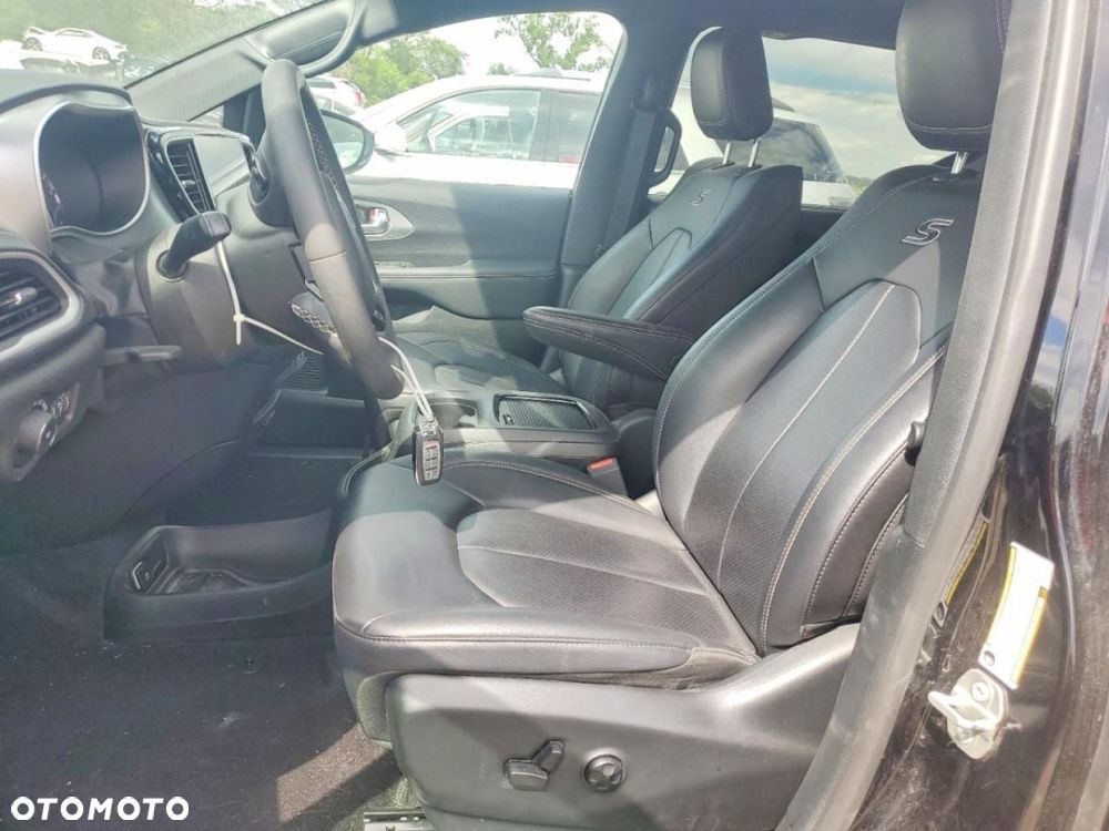 Chrysler Pacifica - 7
