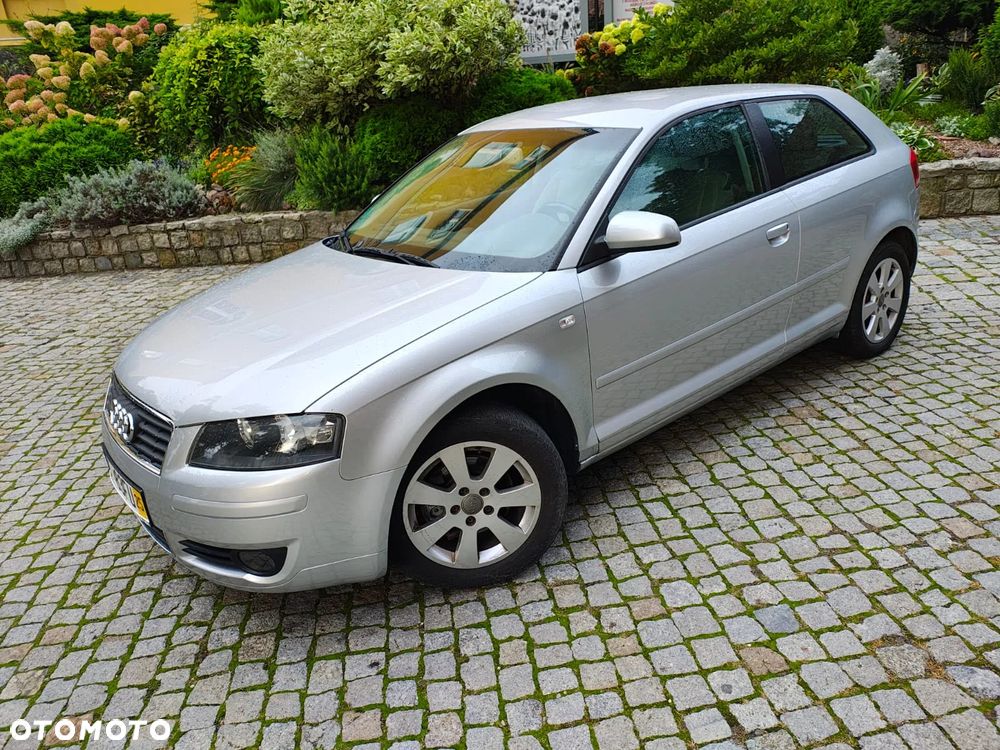 Audi A3 3-drzwiowe 2.0 FSI Attraction Tiptronic