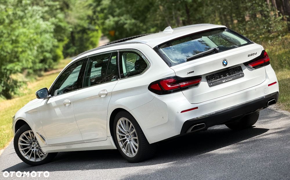 BMW Seria 5 530d xDrive mHEV Luxury Line - 11
