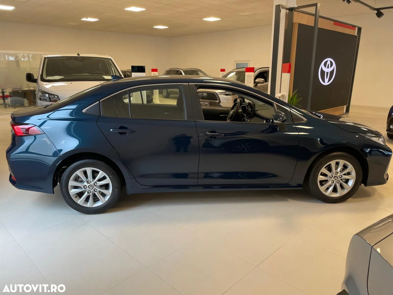 Toyota Corolla 1.8 HSD Business - 4