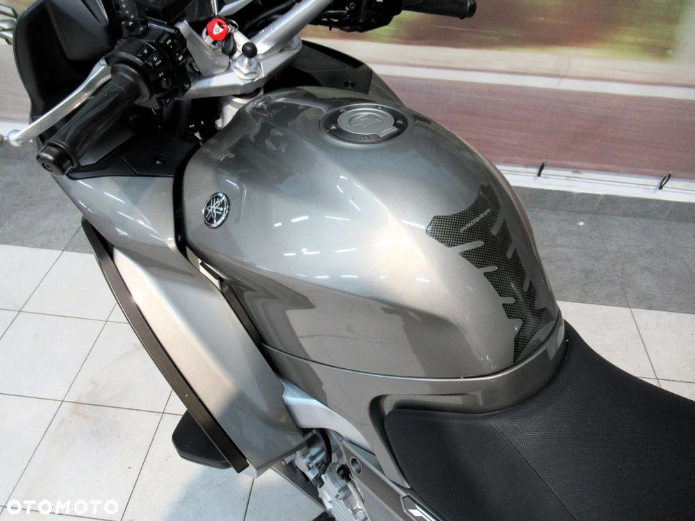 Yamaha FJR - 15