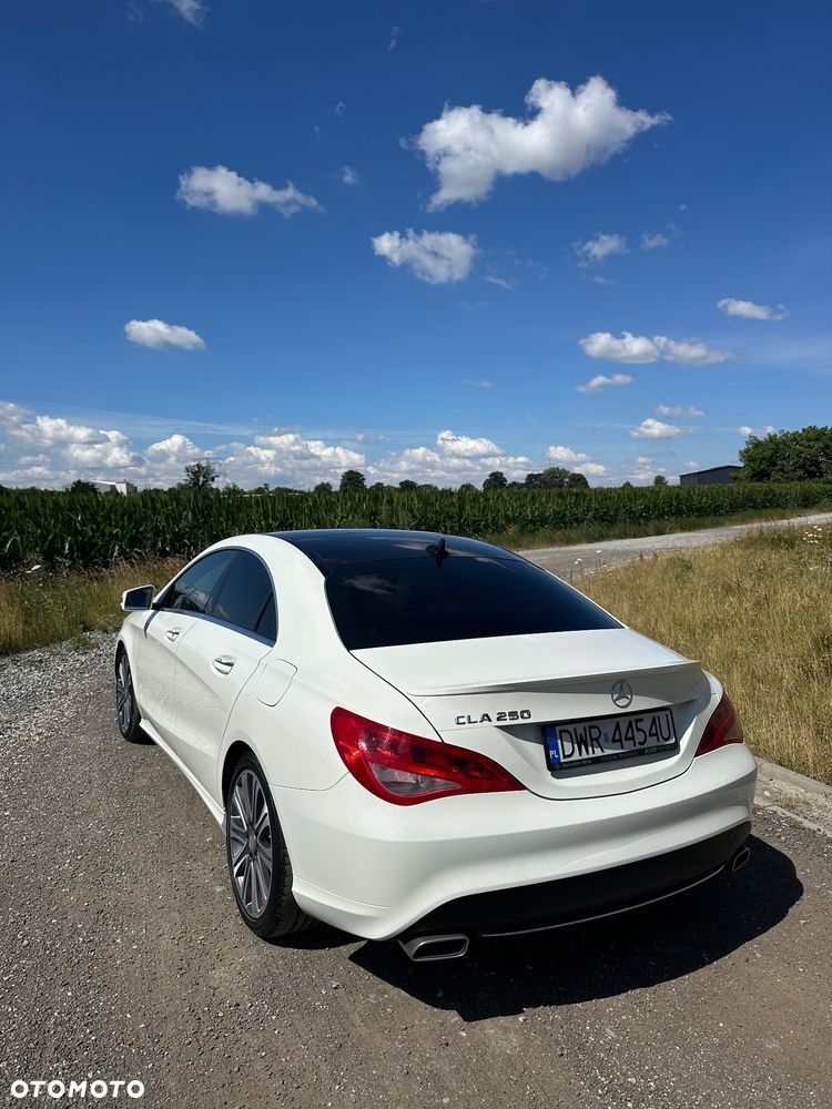 Mercedes-Benz CLA 250 4-Matic - 8
