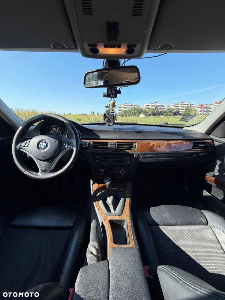BMW Seria 3 318i - 8