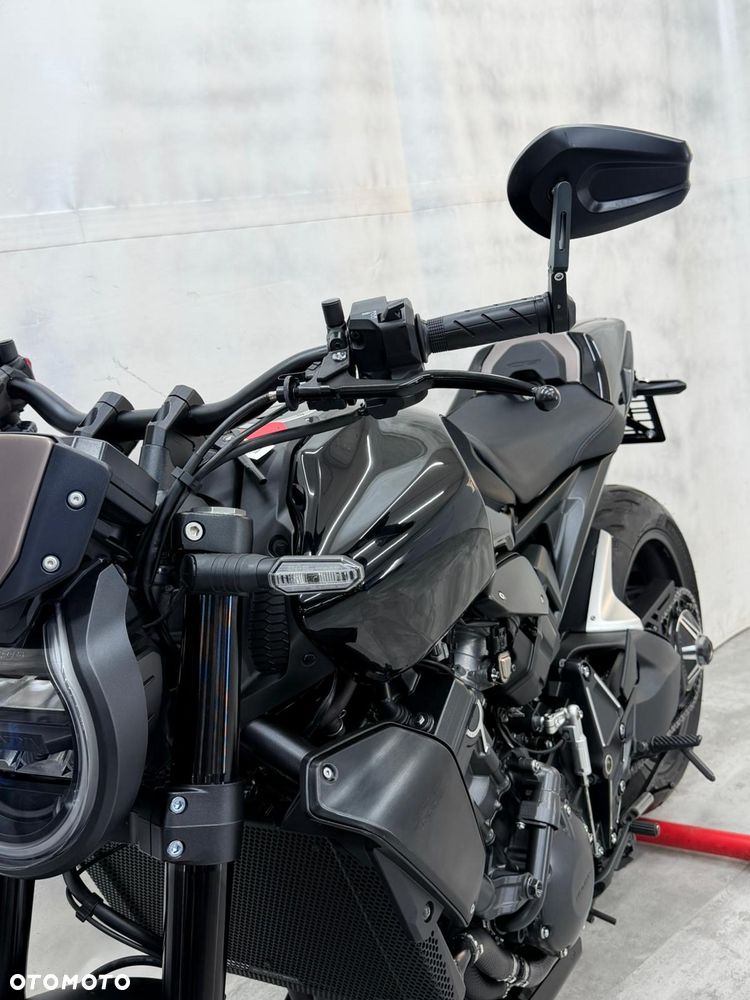 Honda CB - 11
