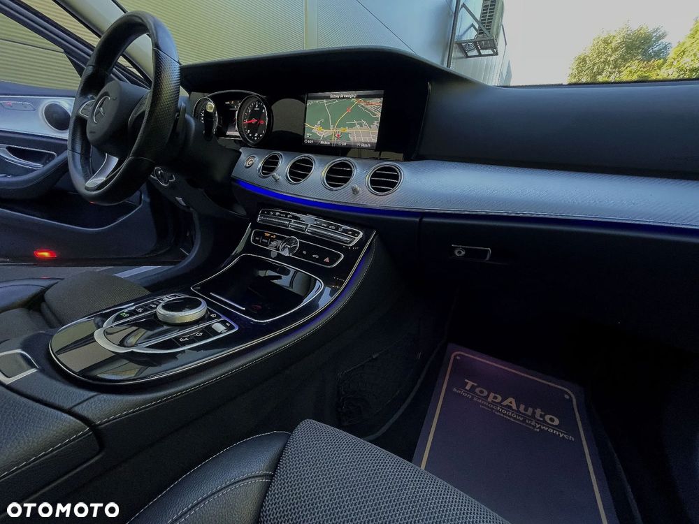 Mercedes-Benz Klasa E 220 d 4-Matic 9G-TRONIC - 16