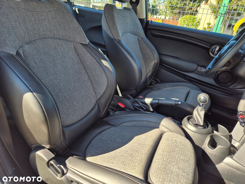 MINI ONE 60 Years - 13