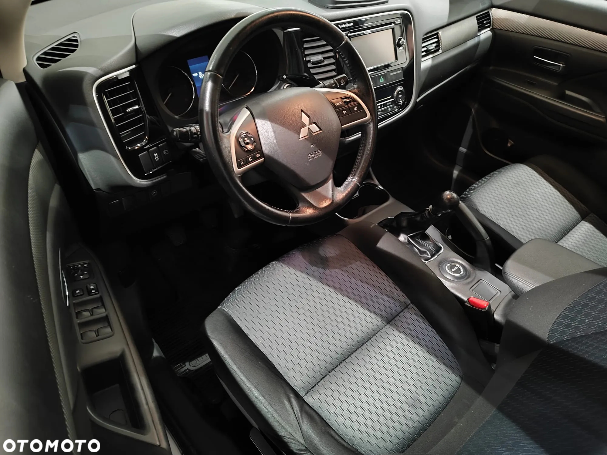 Mitsubishi Outlander 2.2 DID Intense - 17